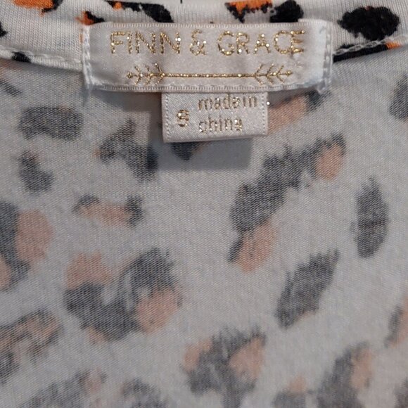 Finn & Grace Animal Print 3/4 Sleeve Blouse Women's Size S - Picture 5 of 12